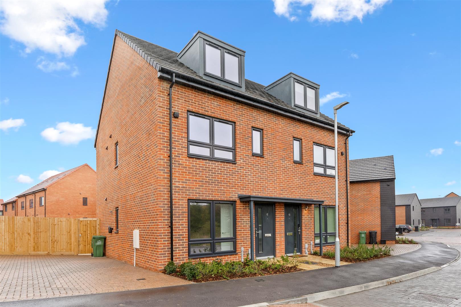 3 bed property in Heathcote Street, Dartford